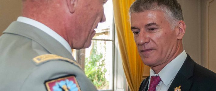 Philippe FOLLIOT décoré de la médaille des services militaires volontaires