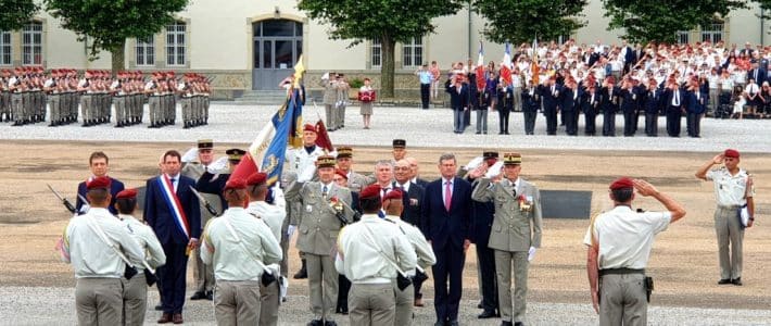 Philippe FOLLIOT présent lors de la passation de commandement au 8e RPIMa