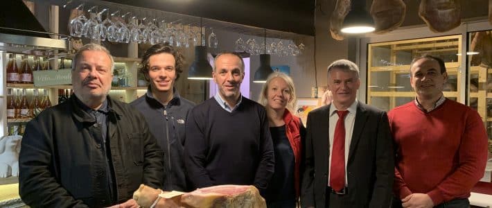 Philippe Folliot en visite à Moulin-Mage pour promouvoir la charcuterie de Lacaune